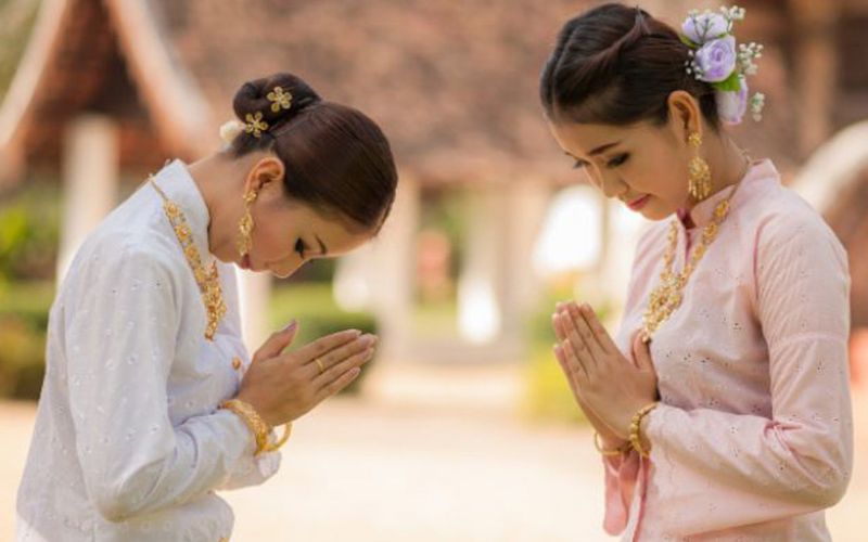 Saluti e buone maniere in Cambogia