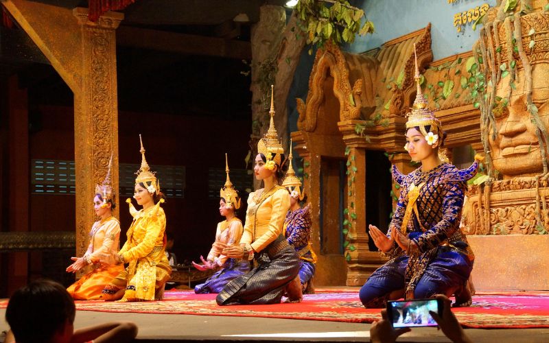 Le caratteristiche artistiche della danza Apsara