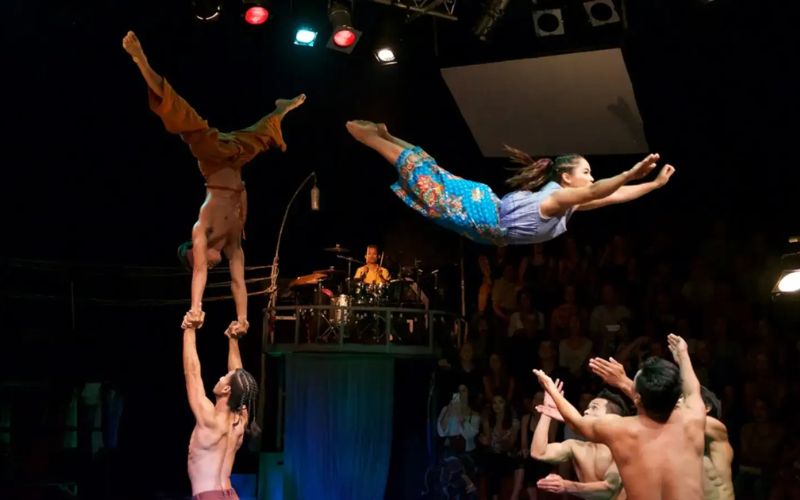 Arte e Circo Phare a Battambang