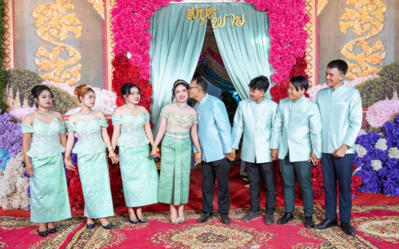 Come si Svolge Tradizionalmente un Matrimonio Khmer
