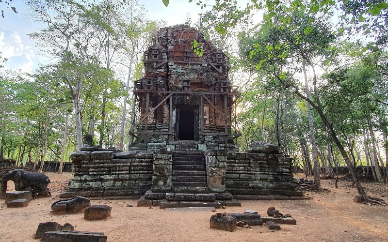  Prasat Damrei Krap