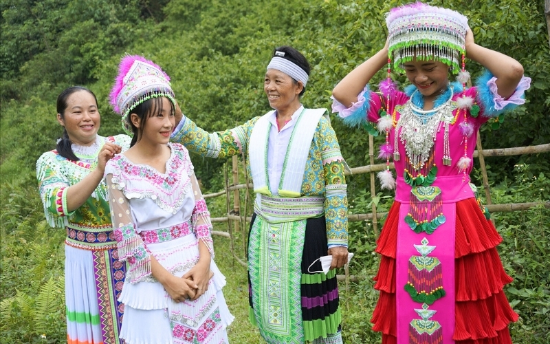 Costumi tradizionali del Hmong Fiore