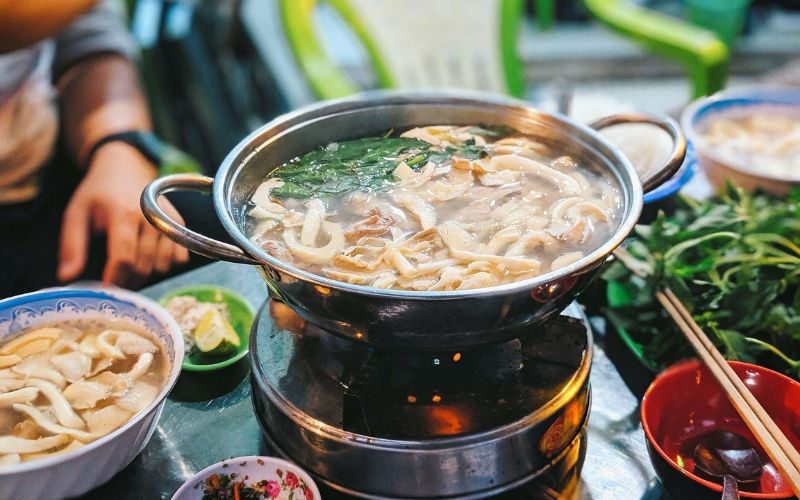 Hotpot di Pollo con Erba Aromatica