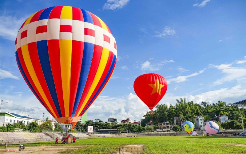 Volo in mongolfiera a Dien Bien