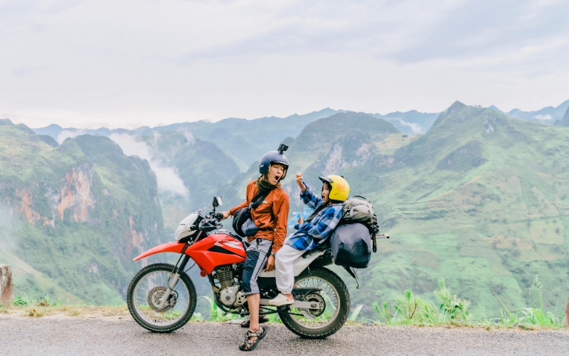 Noleggiare un "xe om" (moto con conducente) a Ha Giang