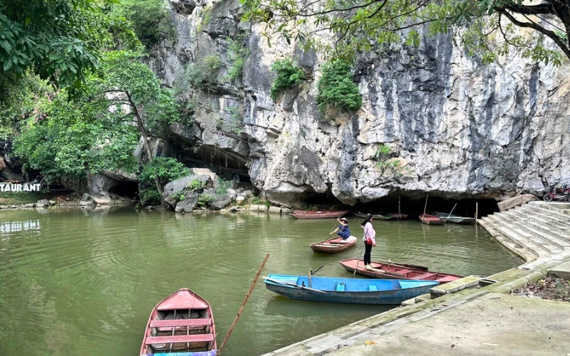 Grotta naturale vicino alla Pagoda Bich Dong