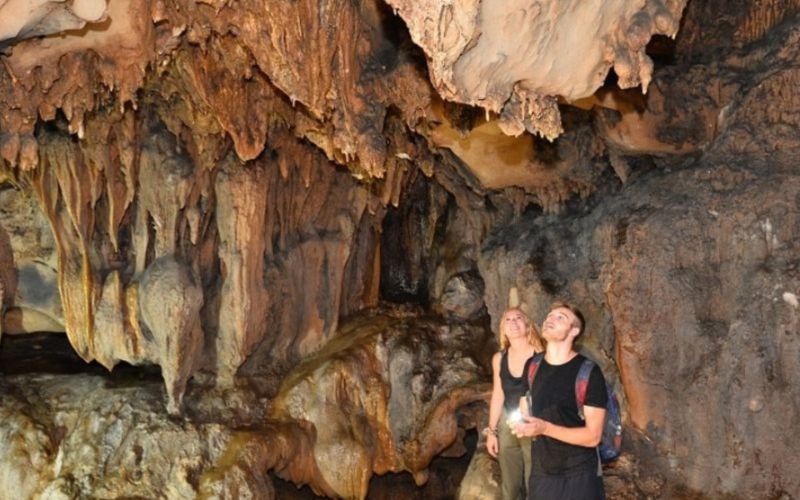 Le formazioni di stalattiti e stalagmiti