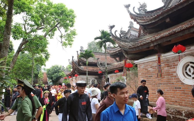 Visita pratica alla Pagoda di Tay Phuong