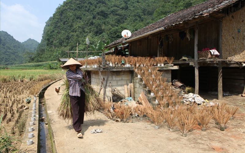 Phia Thắp