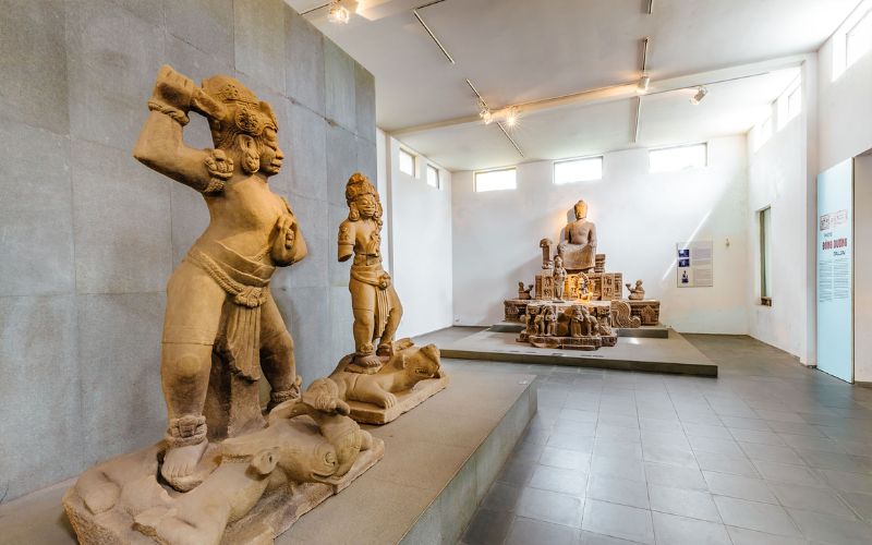 Le opere esposte al museo della scultura dei Cham