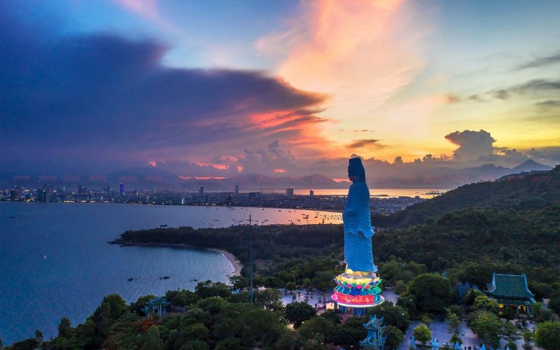 Il tramonto nella Pagoda di Linh Ung