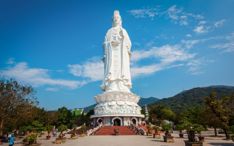 La statua di Quan Am