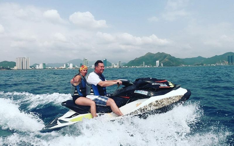 Jet ski