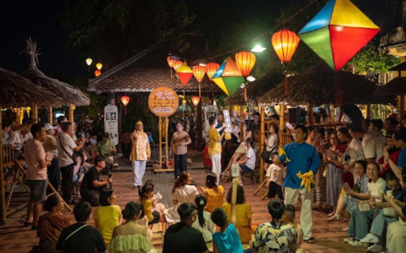 Assistere allo spettacolo del B&agrave;i Ch&ograve;i