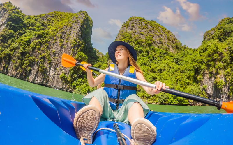 Fare kayak a Halong