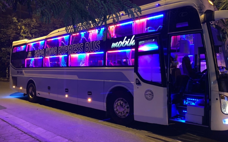 Pullman notturni in Vietnam