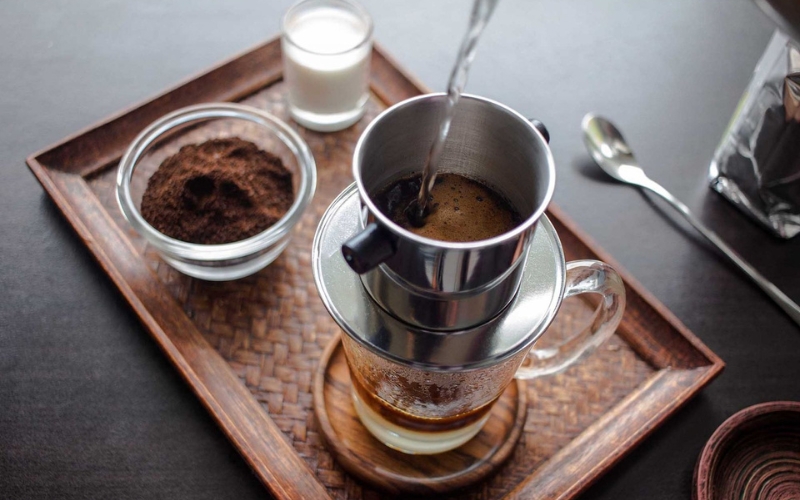 Caffè vietnamita e filtro Phin