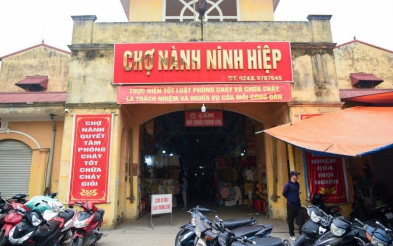 Il mercato di Ninh Hiep