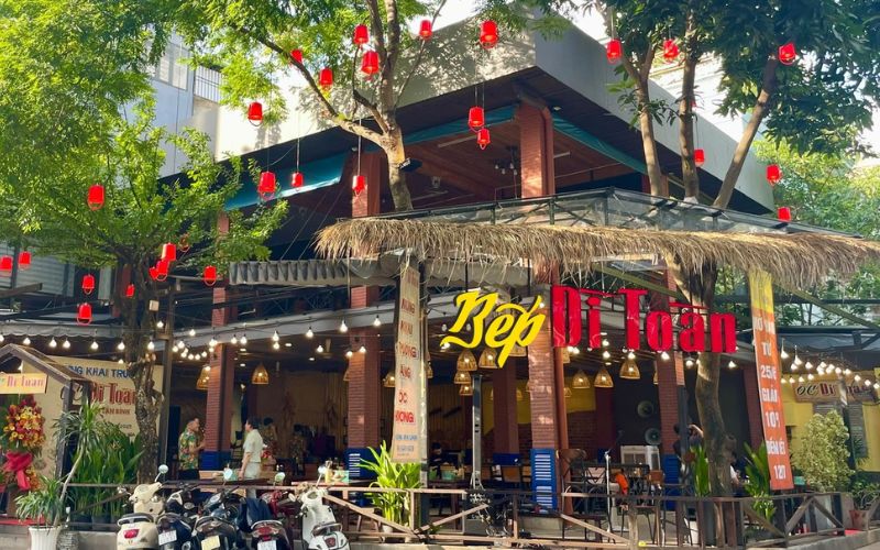 Bếp D&igrave; To&agrave;n