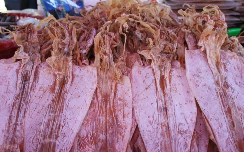 I calamari essiccati a mezza giornata di sole