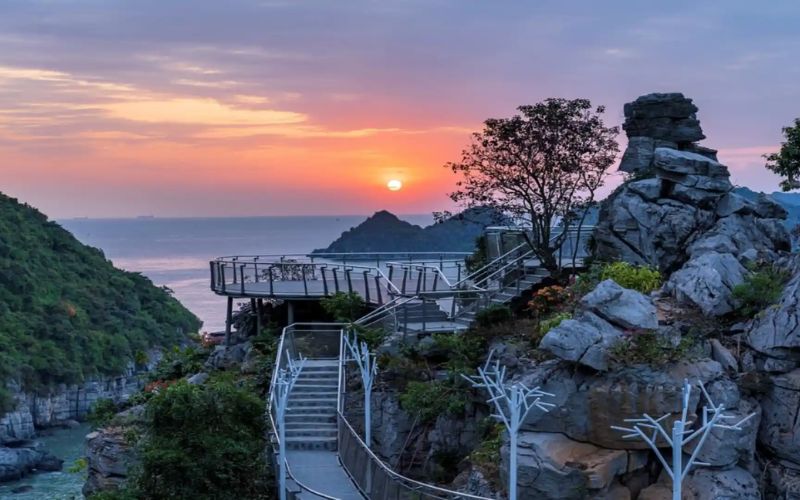 Il tramonto dalle spiagge di Cat Co