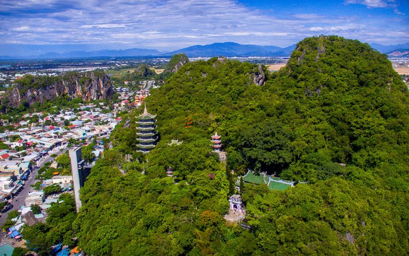 Le Marble Mountains
