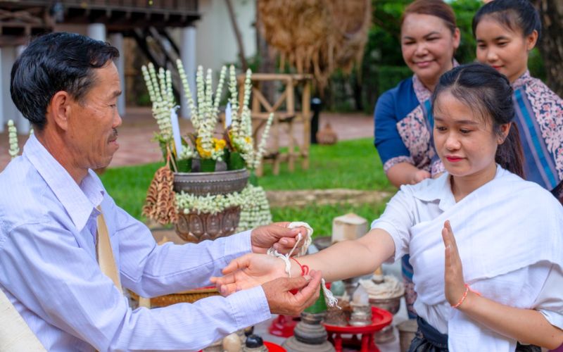 La legatura dei fili bianchi