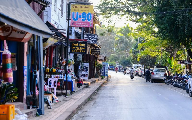 Abbigliamento e comportamento nei luoghi pubblici