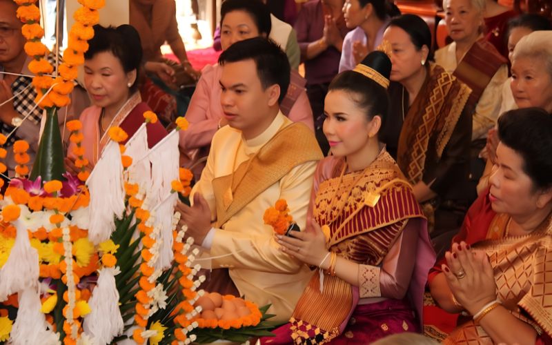 Gli Abiti Tradizionali del Matrimonio in Laos