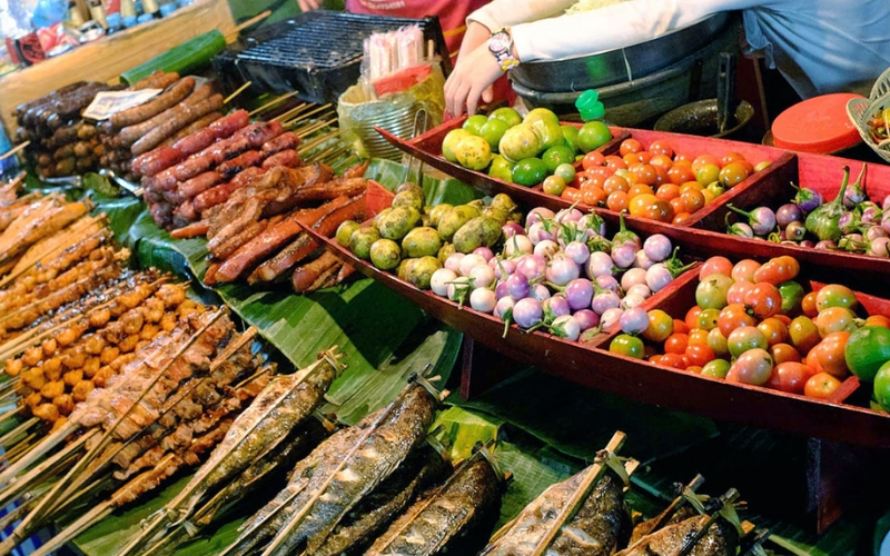 La gastronomica del mercato notturno di Luang Prabang