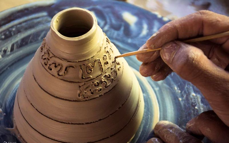 Céramique traditionnelle khmère : histoire et ateliers artisanaux à Siem Reap