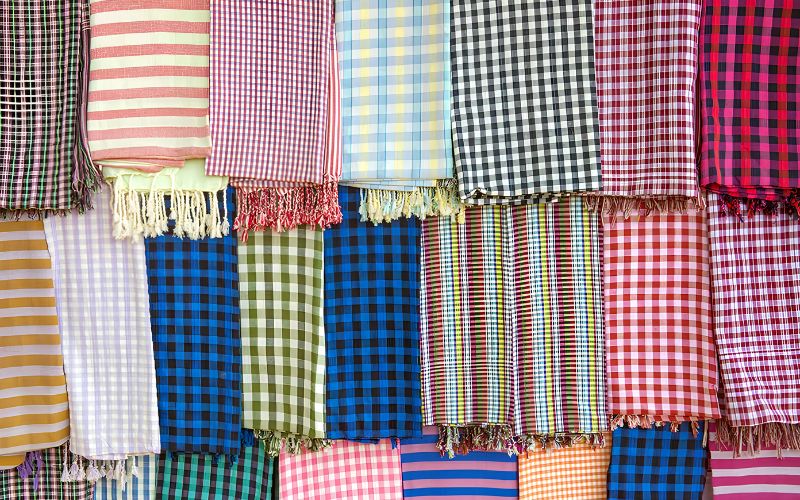 Krama cambodgien : histoire et usages du foulard traditionnel khmer
