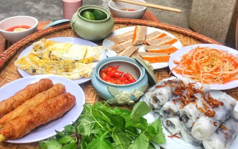 B&aacute;nh cuốn B&agrave; Xu&acirc;n