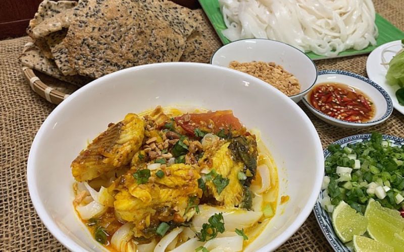  Mi Quang au poisson