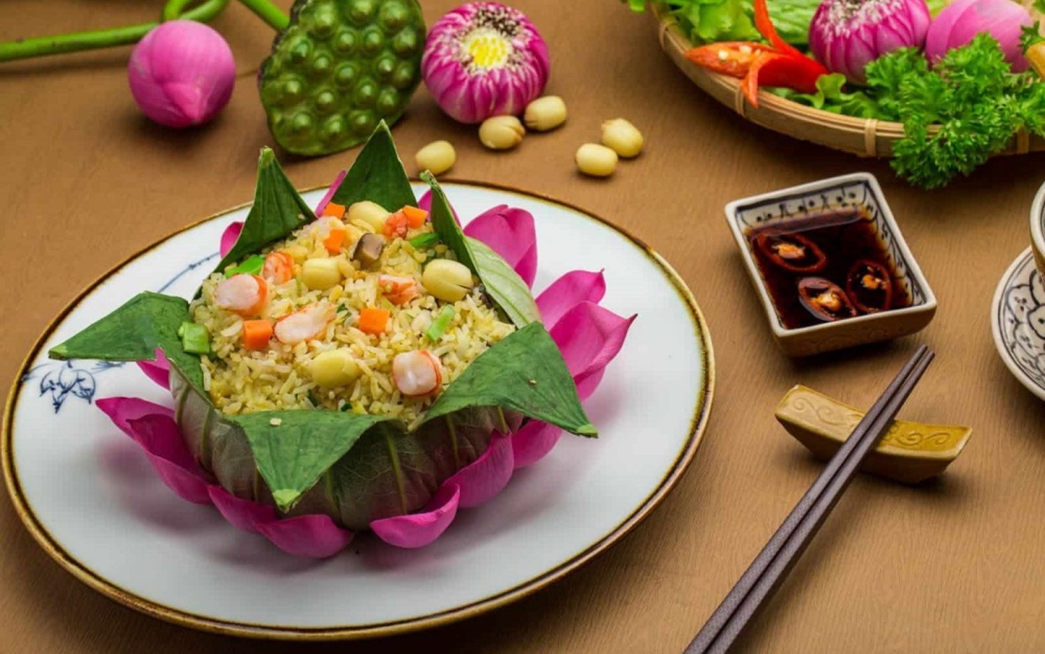Saison des lotus &agrave; Hu&eacute;