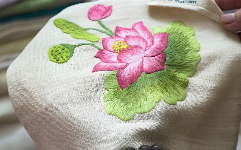 Soie de lotus au Vietnam : découverte d’un artisanat textile unique