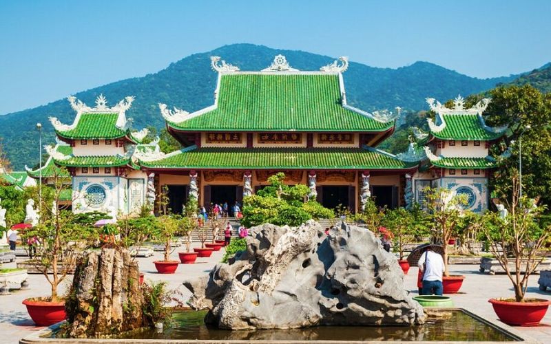 Temples et pagodes au Vietnam