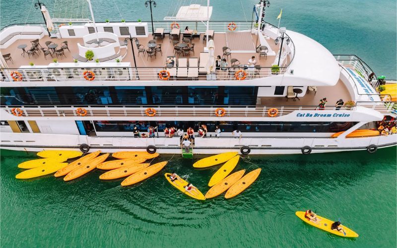 Croisi&egrave;re dans la baie de Lan Ha