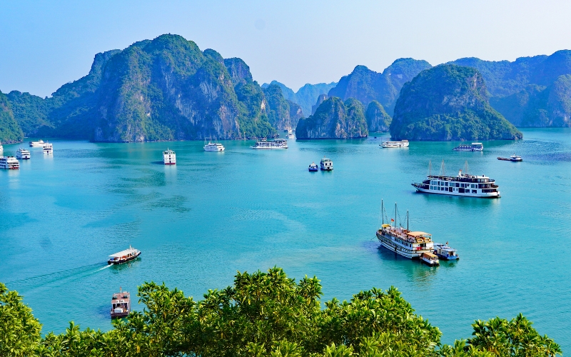 Top 5 grottes incontournables à visiter dans la baie d’Halong