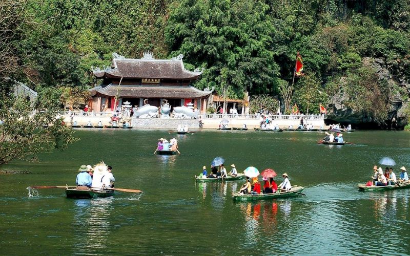 Pagode des Parfums à Hanoï : voyage entre nature, spiritualité et traditions