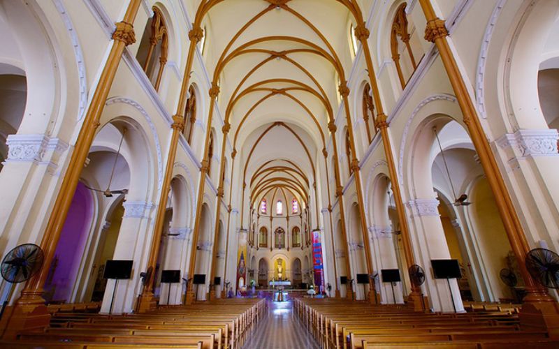 L'espace int&eacute;rieur de l'&eacute;glise