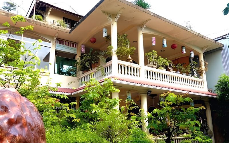 Tinh Gia Vien