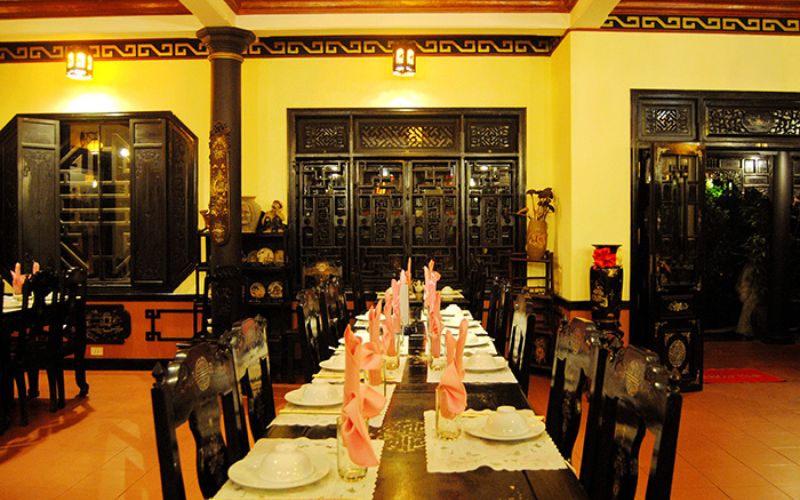 Restaurants &agrave; Hu&eacute;