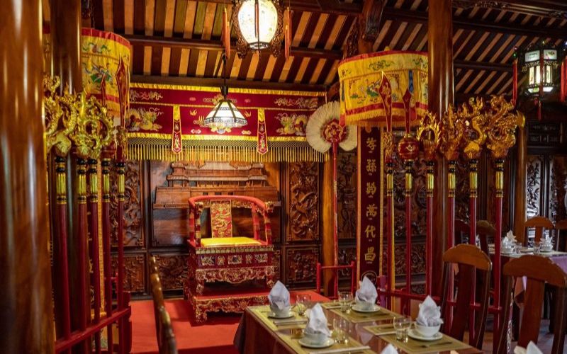 Restaurants &agrave; Hu&eacute;