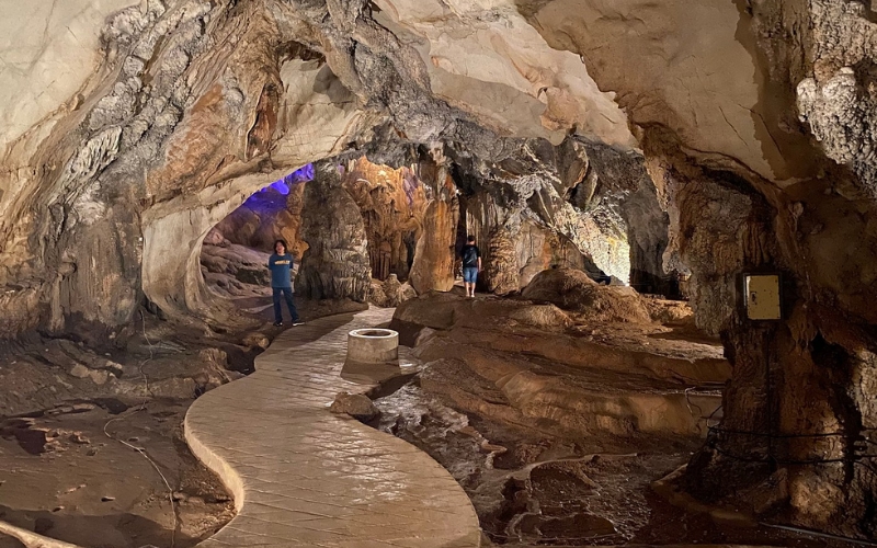 Top des grottes au Laos : guide des merveilles souterraines à visiter