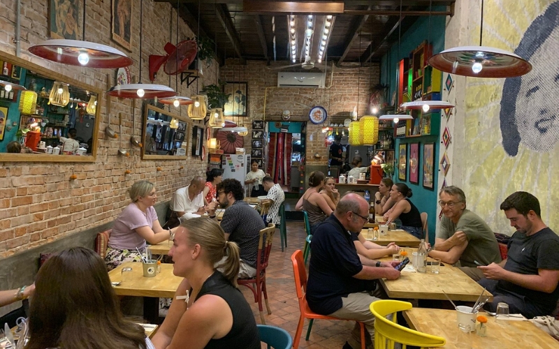 Manger &agrave; Luang Prabang