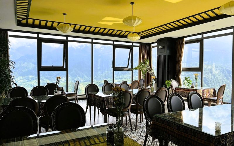 Halosa Restaurant