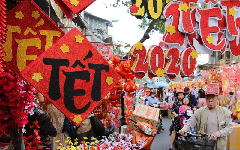 Marchés du Têt au Vietnam : couleurs, traditions et vie locale