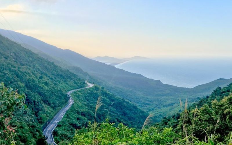 Col des Nuages au Vietnam : la plus belle route côtière du Vietnam central