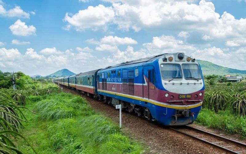 Train Hanoi - Lao Cai